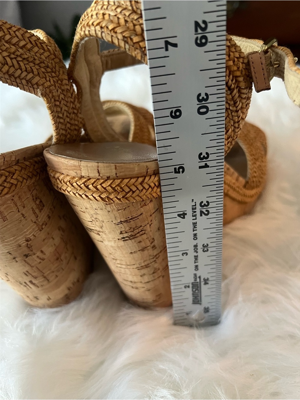 Stuart Weitzman Beige Raffia Cork Wedge
Sandals size 10 excellent condition! - Picture 10 of 10